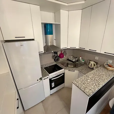 Modern Nearby Downtown & Peaceful Forest Park Apartament *