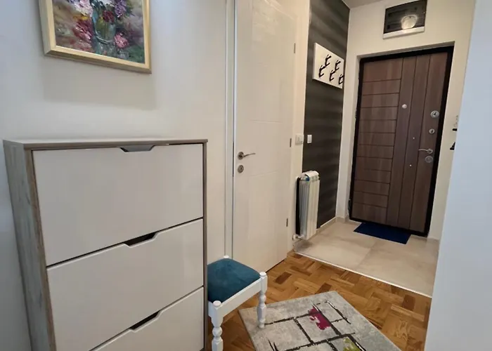 Apartament Modern Nearby Downtown & Peaceful Forest Park