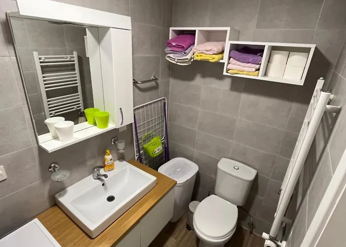 Modern Nearby Downtown & Peaceful Forest Park * Skopje