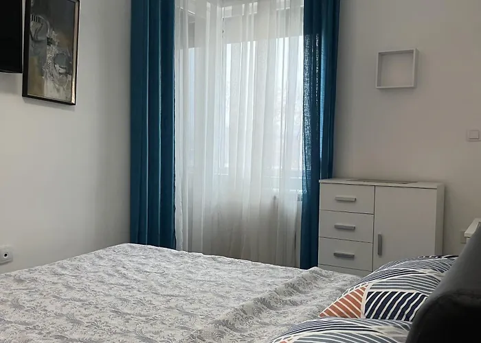 Modern Nearby Downtown & Peaceful Forest Park * Skopje