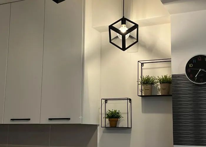 Modern Nearby Downtown & Peaceful Forest Park Apartament Skopje